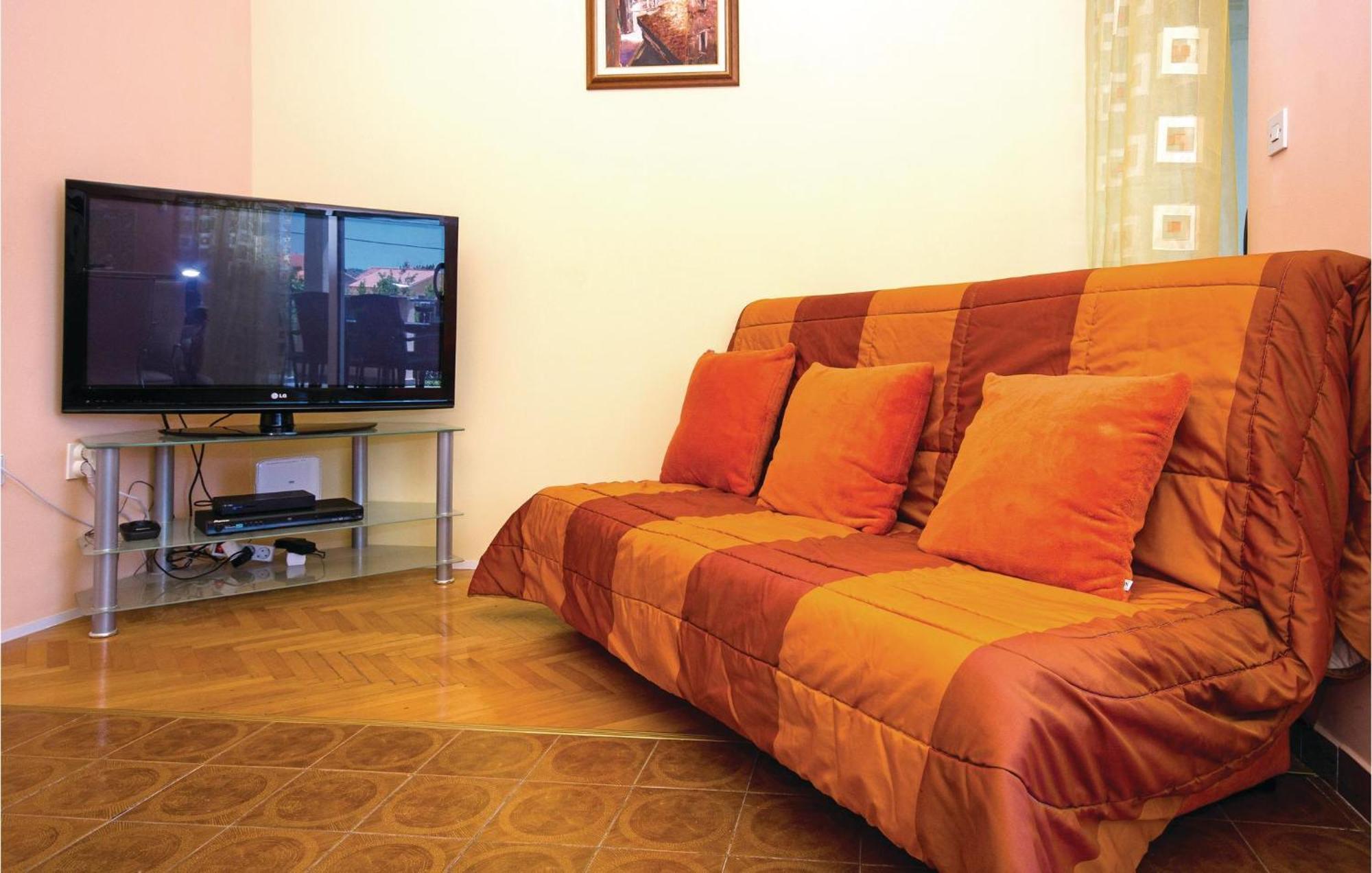 Amazing Apartment In Kastel Stafilic With Jacuzzi Kastela Exterior photo