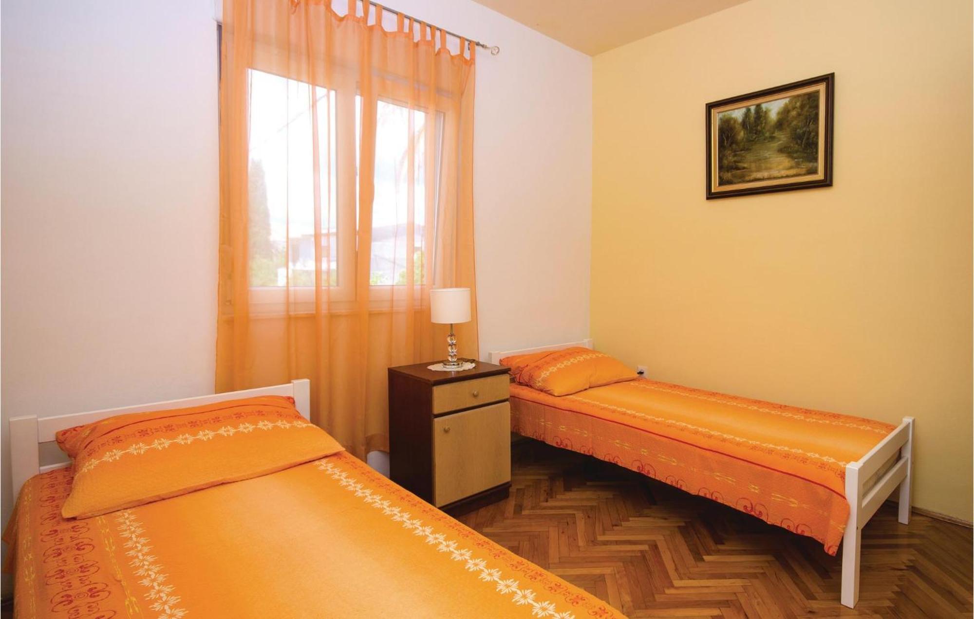 Amazing Apartment In Kastel Stafilic With Jacuzzi Kastela Exterior photo