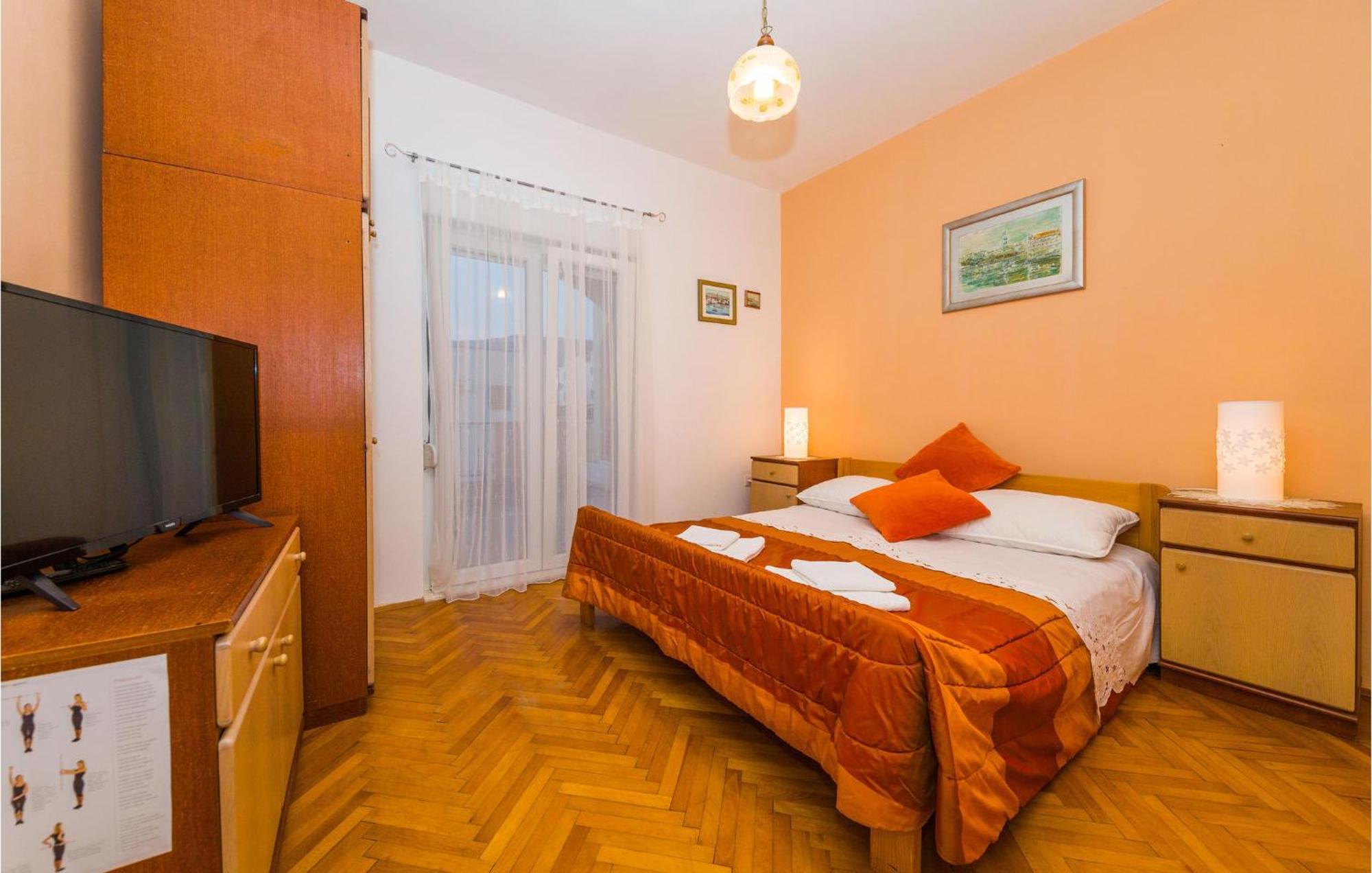 Amazing Apartment In Kastel Stafilic With Jacuzzi Kastela Exterior photo